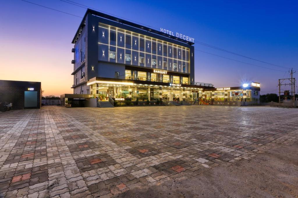 Hotel Decent Unjha Eksteriør bilde