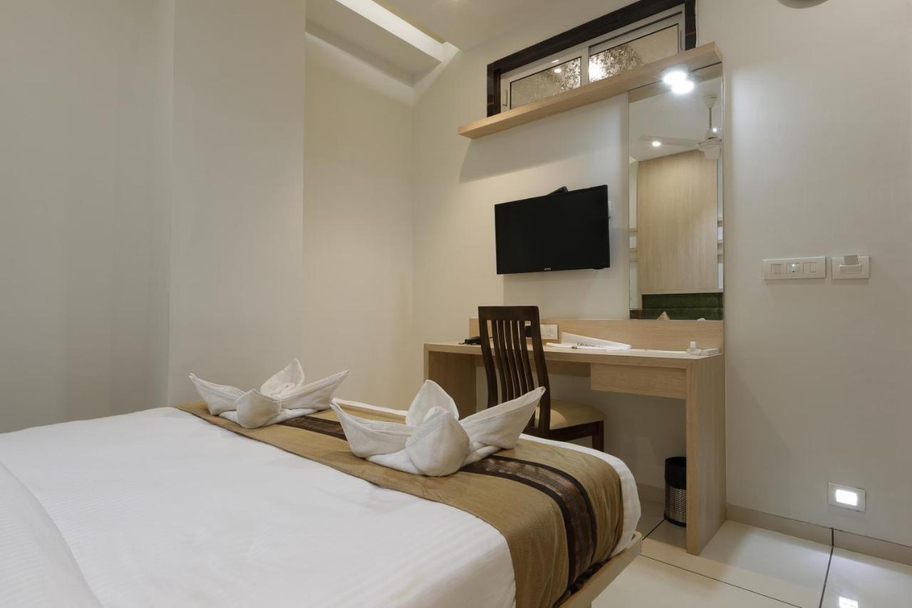 Hotel Decent Unjha Eksteriør bilde